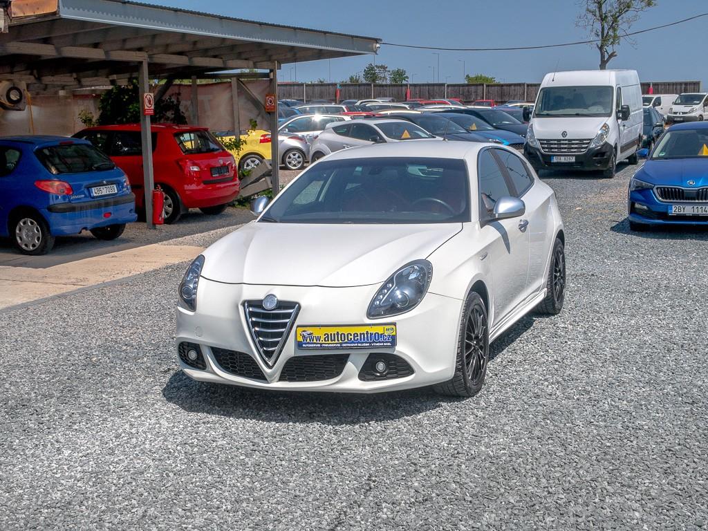 Alfa Romeo Giulietta 2.0JTD 120KW – ČERVENÁ KŮŽE