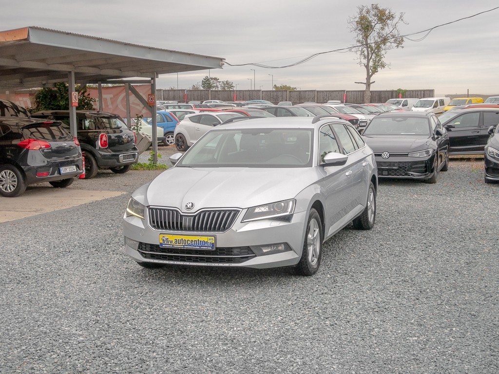 Škoda Superb ČR 2.0TDI 110KW DSG – NAVI