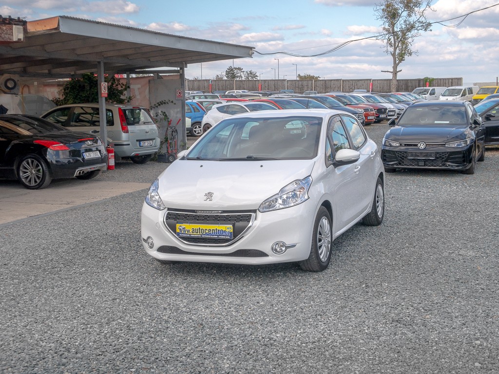 Peugeot 208 ČR 1.2T 60KW – PO SERVISU!