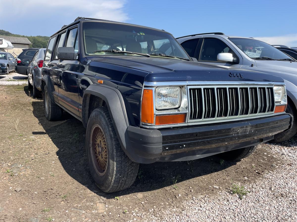 Jeep Cherokee 2.5 89kw manuál