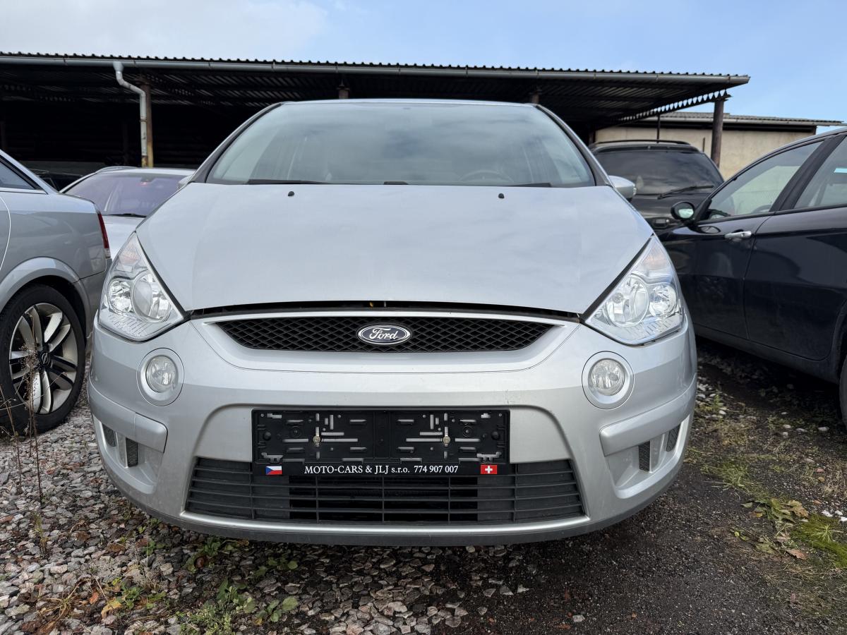 Ford S-MAX 2.0i 107Kw 7 míst!