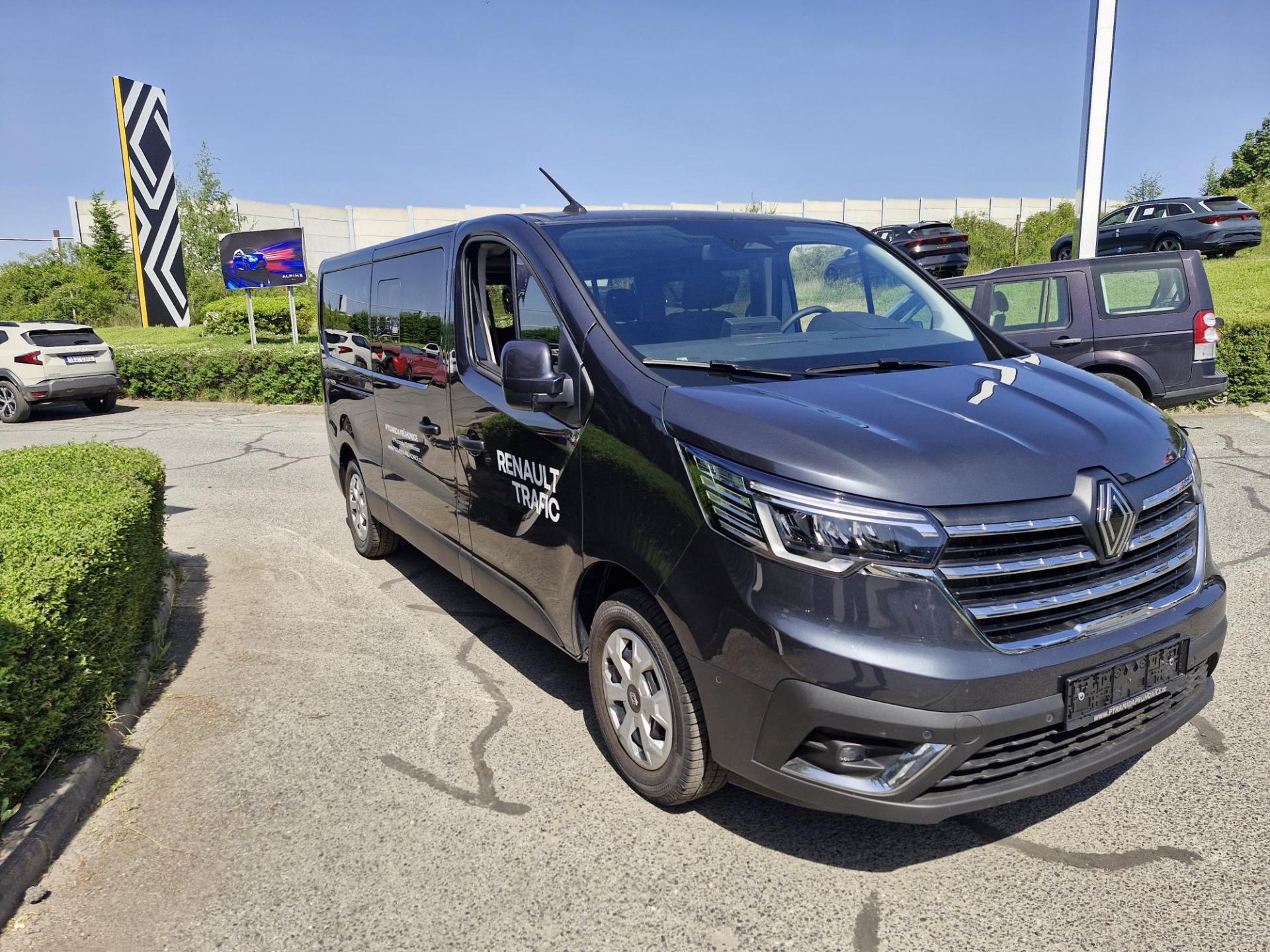 Renault Trafic L2 Automat 150k 8míst