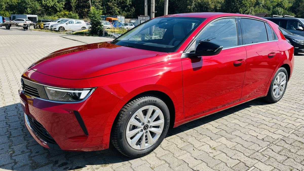 Opel Astra Elegance HB 1.2 TURBO 96kW/130