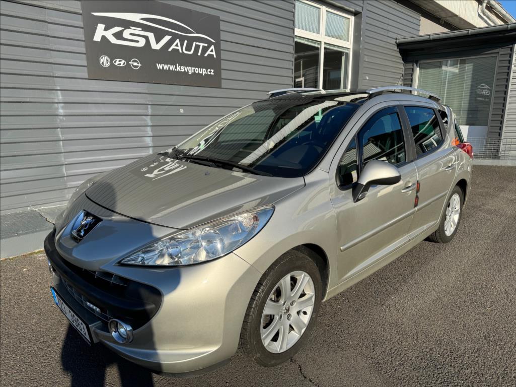 Peugeot 207 1,6 PANO, WEBASTO, TAŽNÉ