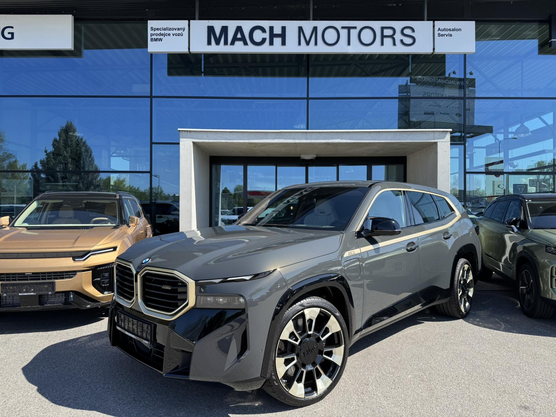 BMW XM Bowers & Wilkins Masáže Tažné