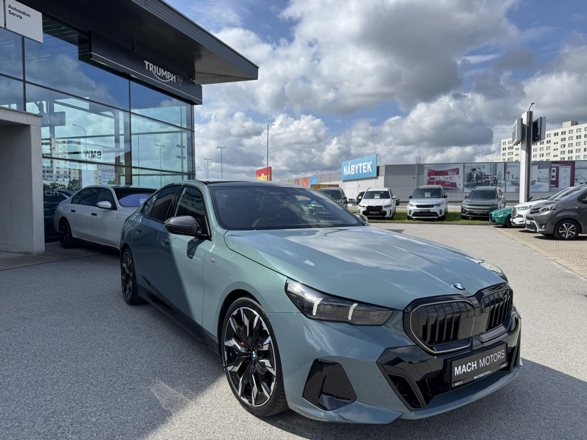 BMW Řada 5 550e xDriv B&W Tažné Ventilace