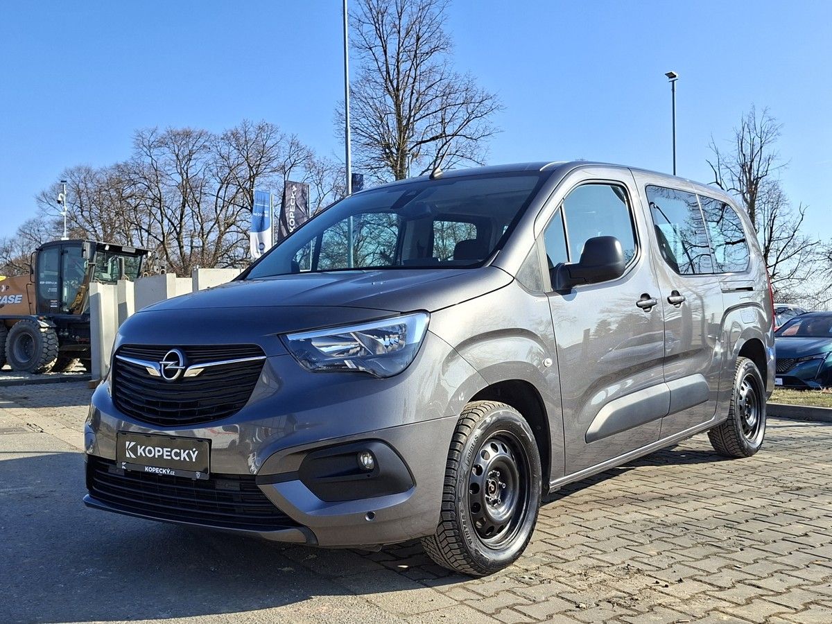 Opel Combo LIFE XL 1,2T 130k EAT8 7.Míst