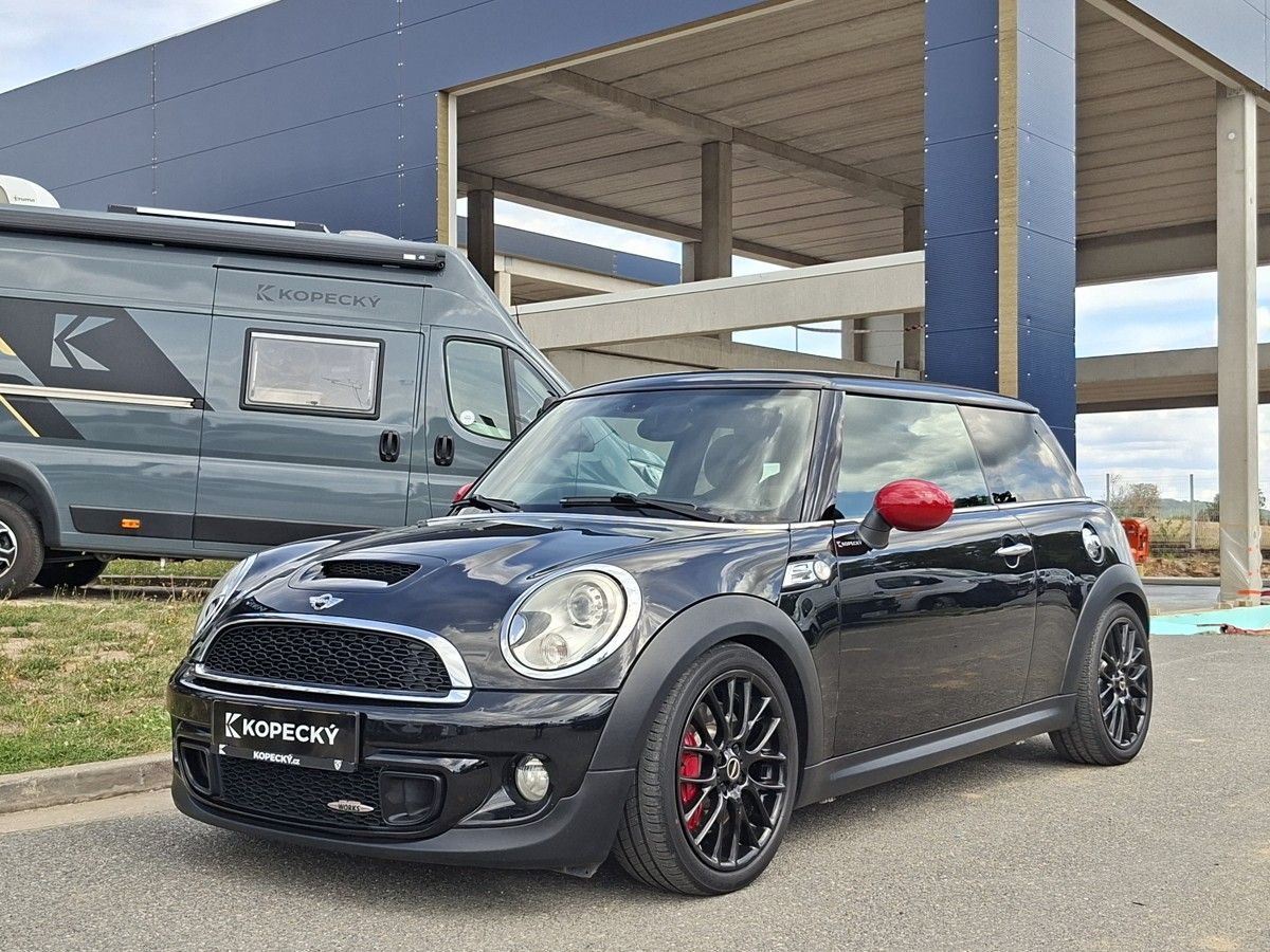 Mini Cooper JOHN WORKS 1,6i 155kW M6