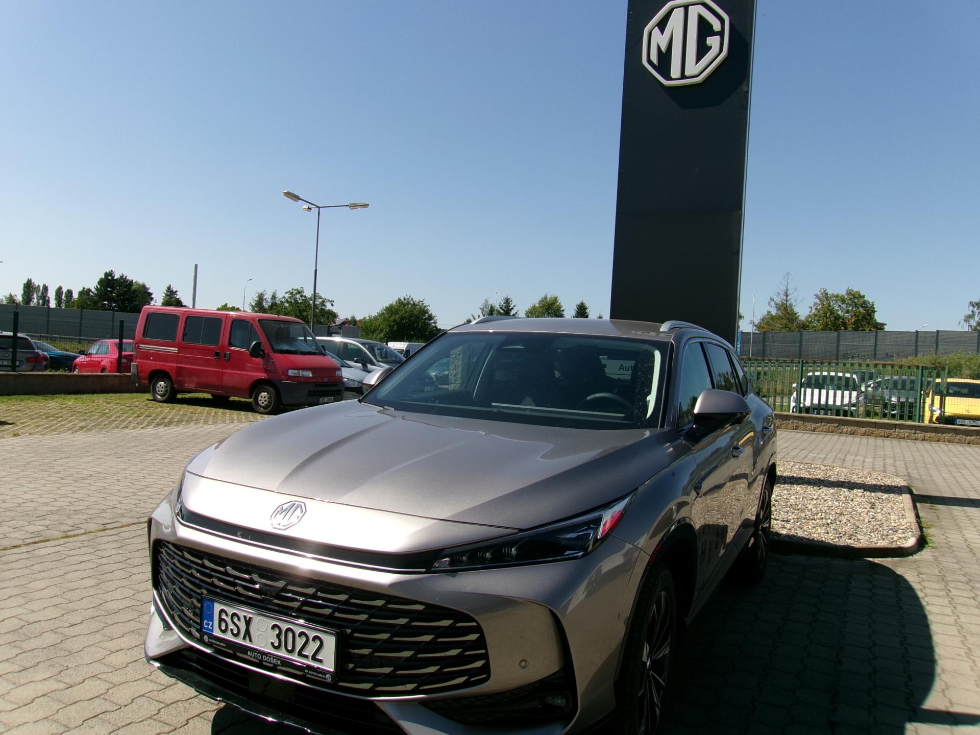 MG HS HYBRID+