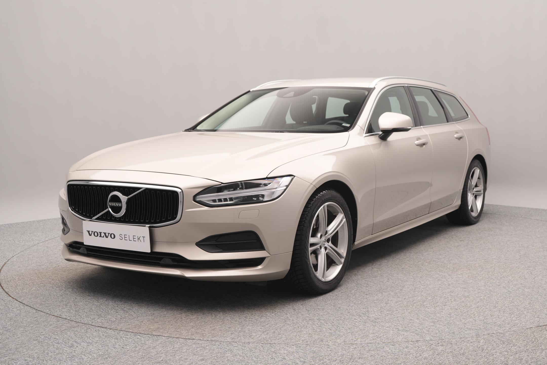 Volvo V90 D4 MOMENTUM AUT
