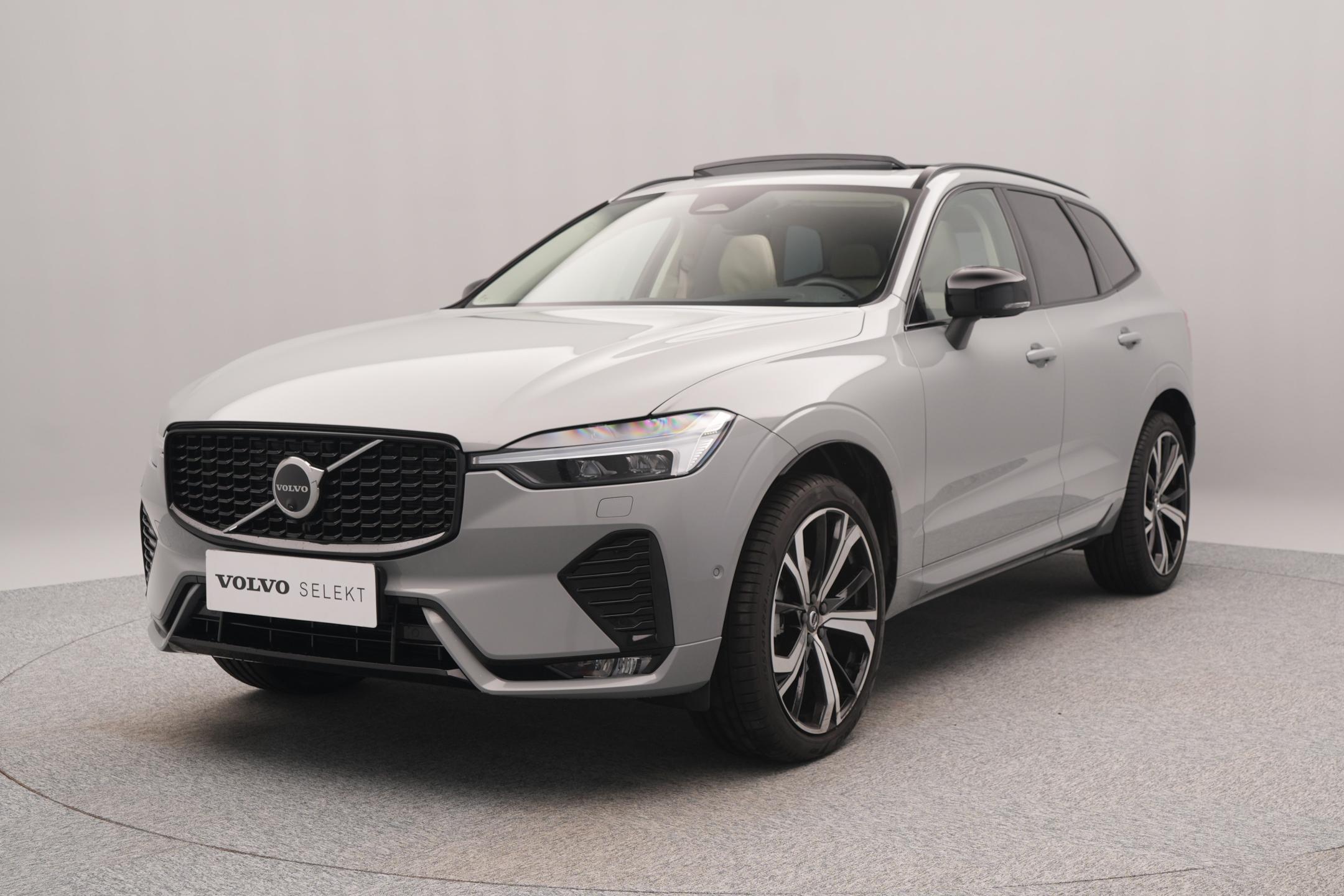 Volvo XC60 B5 AWD DARK ULTRA CZ 1.maj