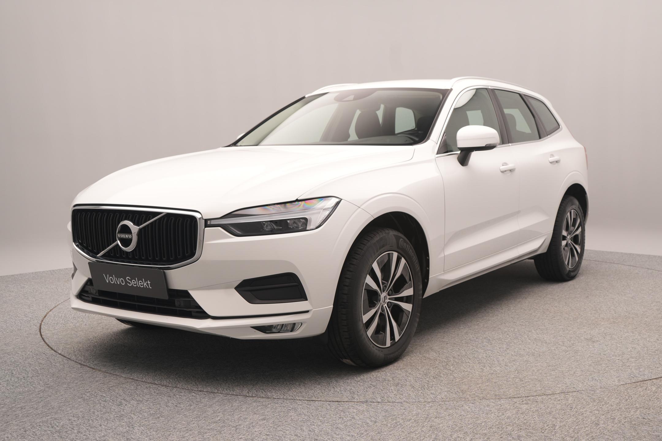 Volvo XC60 B4 AWD MOMENTUM AUT CZ