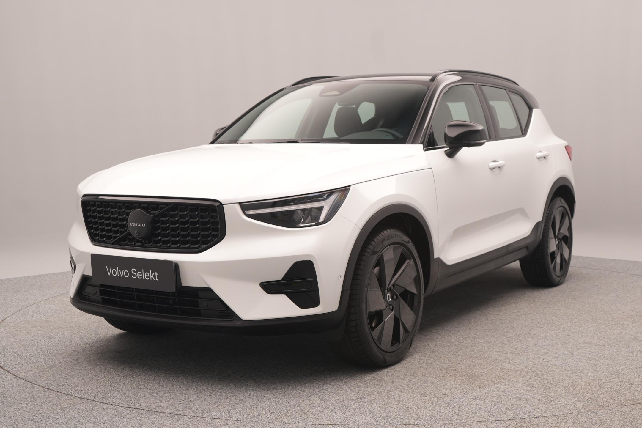 Volvo XC40 B3 BLACK EDITION PLUS CZ 1.maj