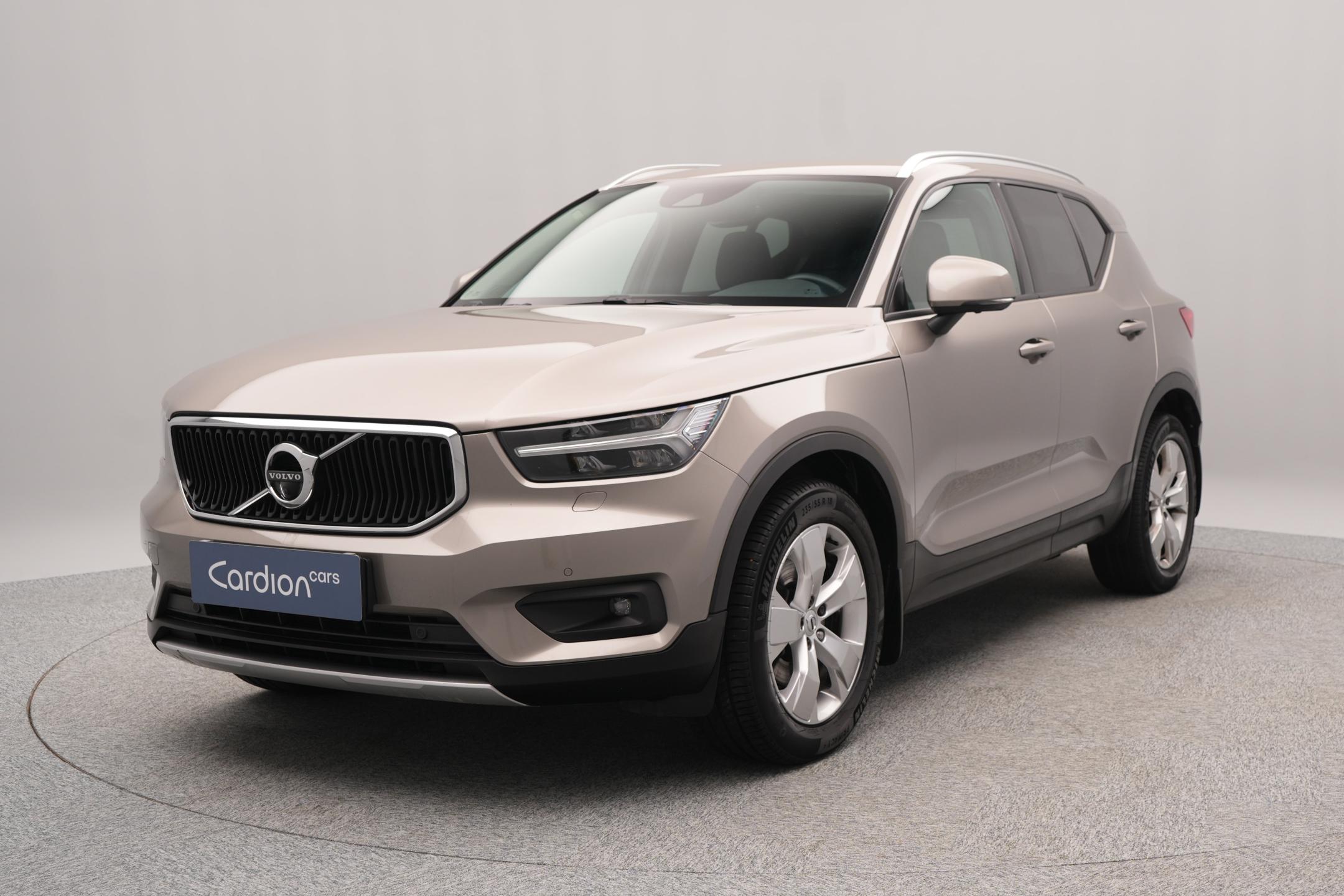 Volvo XC40 B4 MOMENTUM AUT