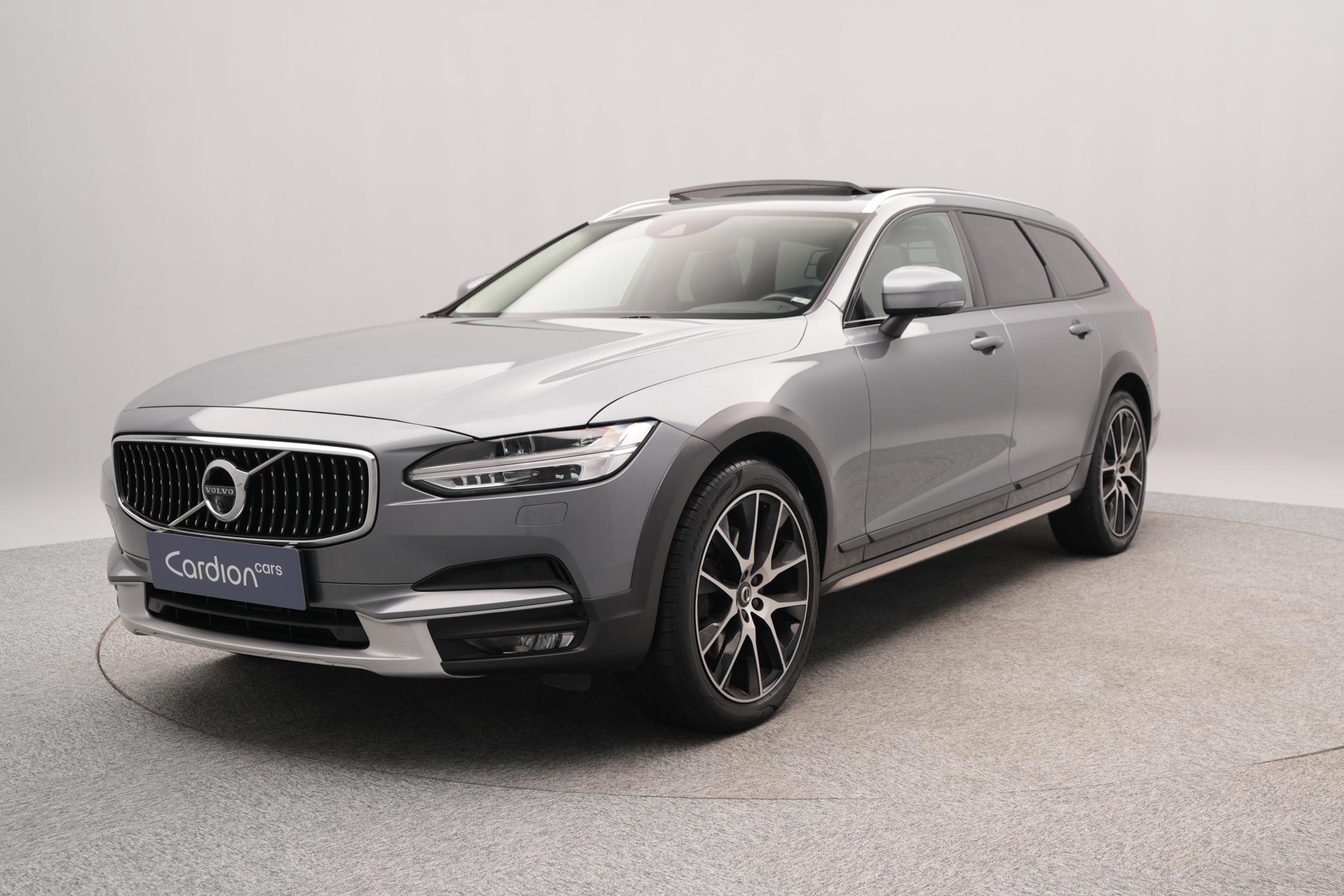 Volvo V90 CC D4 AWD MOMENTUM PRO