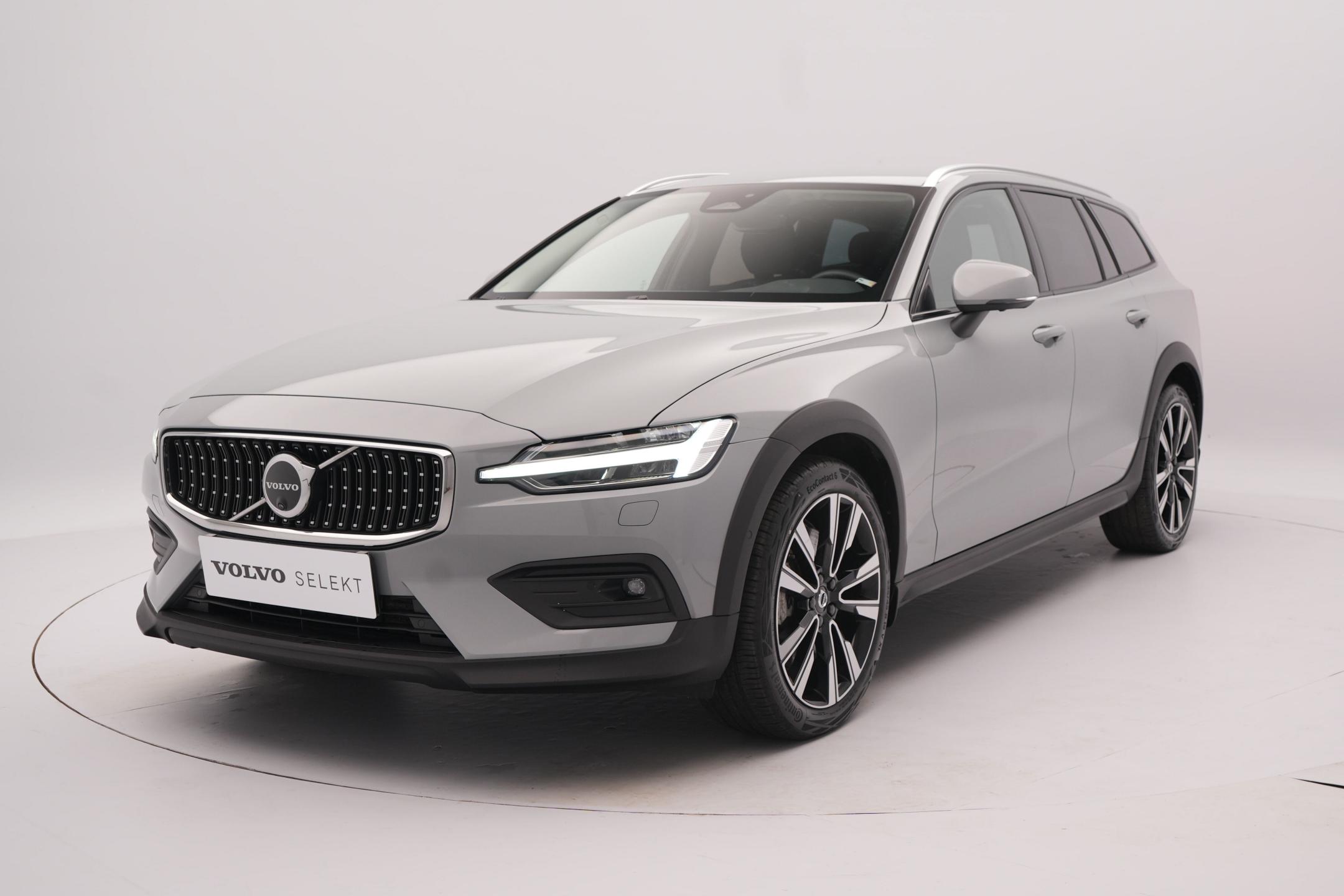 Volvo V60 CC B5 AWD PLUS AUT 1.maj