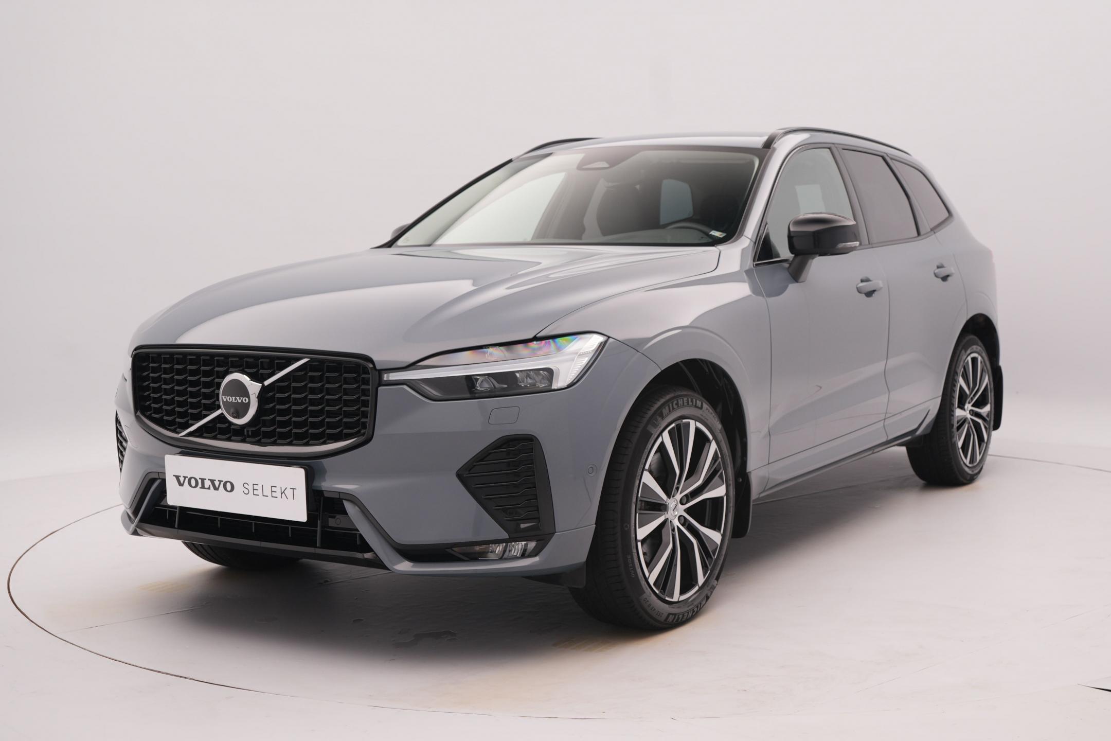 Volvo XC60 B4 AWD PLUS DARK AUT 1.maj