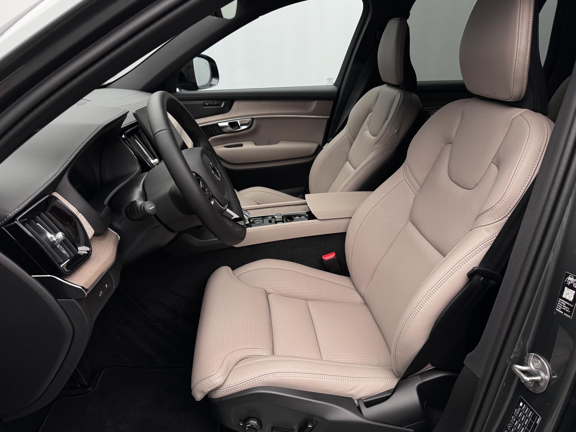 Volvo XC90 T8 AWD RECHARGE DARK PLUS 7m - foto 3