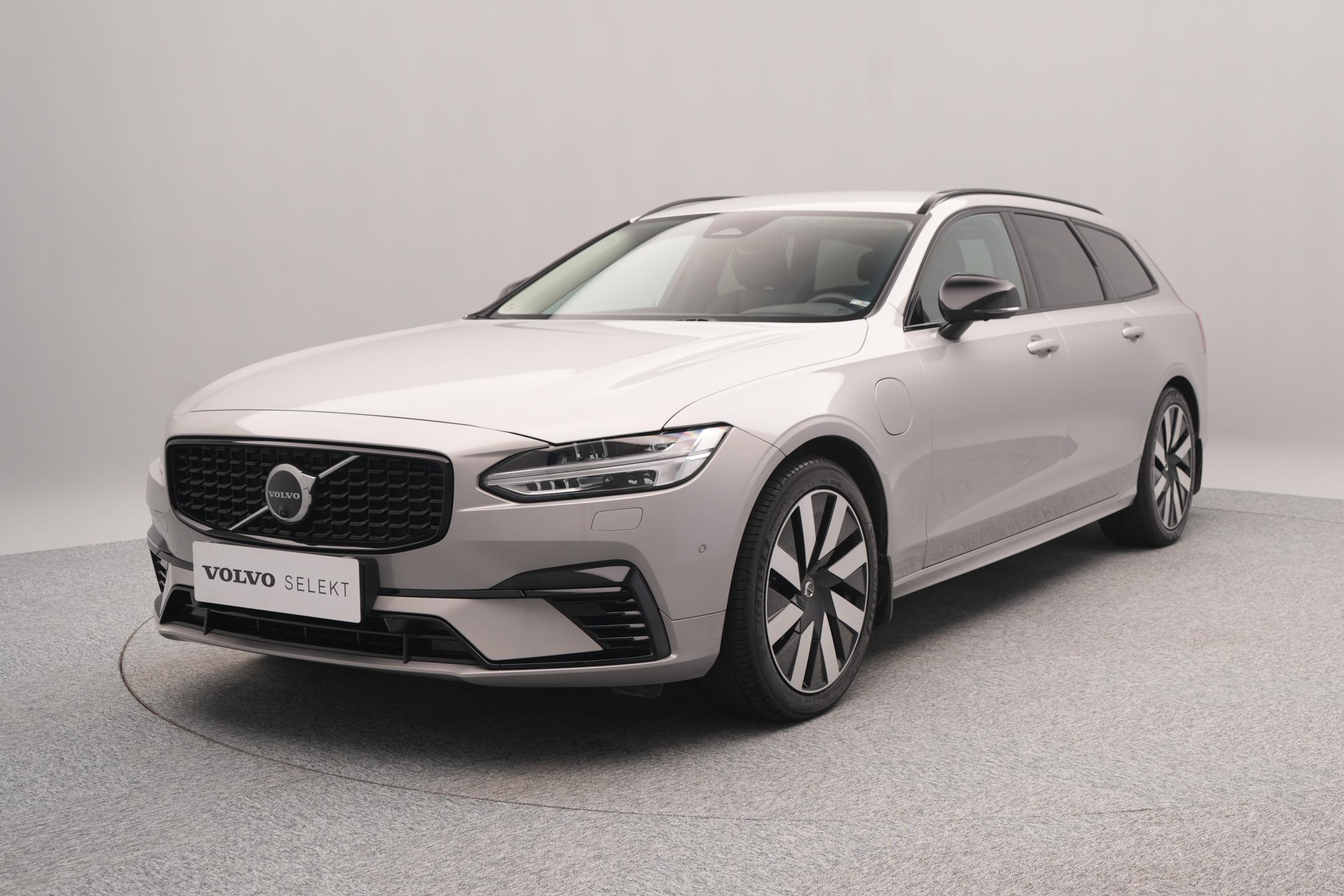 Volvo V90 T6 AWD RECHARGE DARK 1.maj