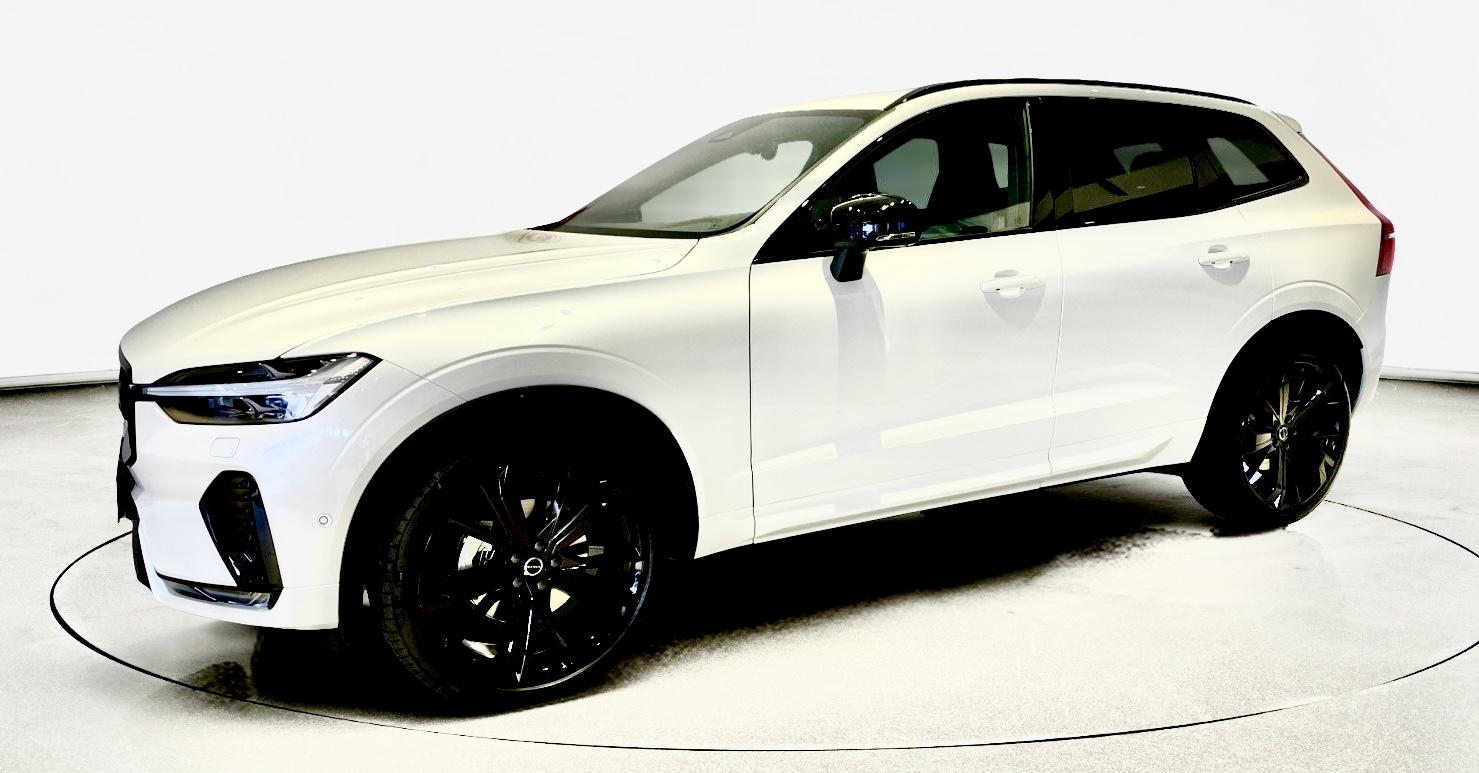Volvo XC60 B5 PLUS BLACK + 4SERVIS/ZÁRUKA
