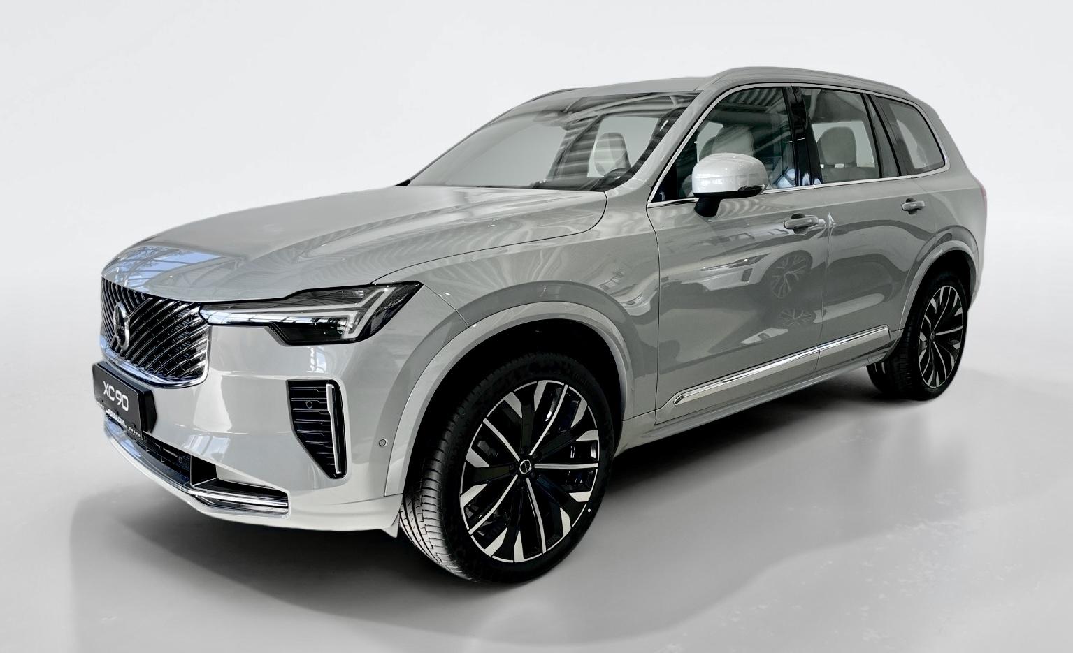 Volvo XC90 B5 AWD CORE + 4 ROKY ZÁRUKA