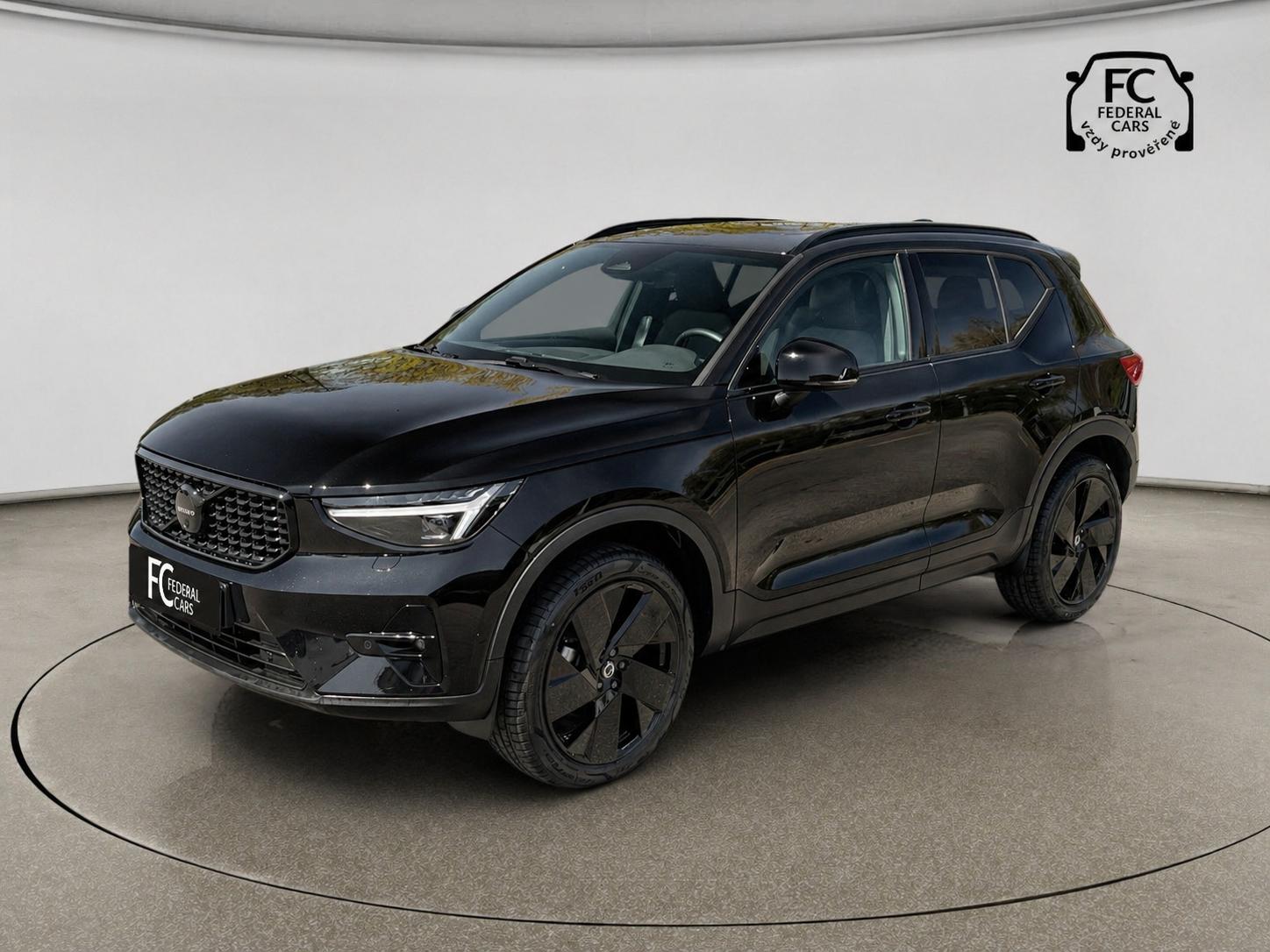 Volvo XC40 B3 FWD BE // 360 // kola