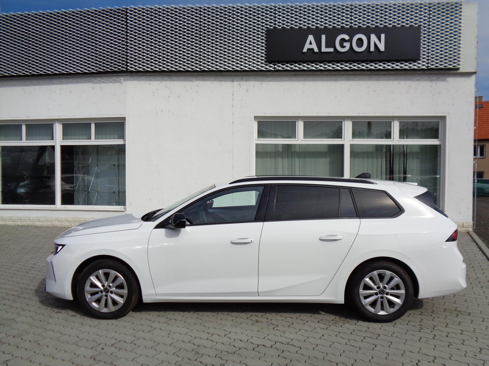 Opel Astra 1,2T SportsTourer,sada Komfort