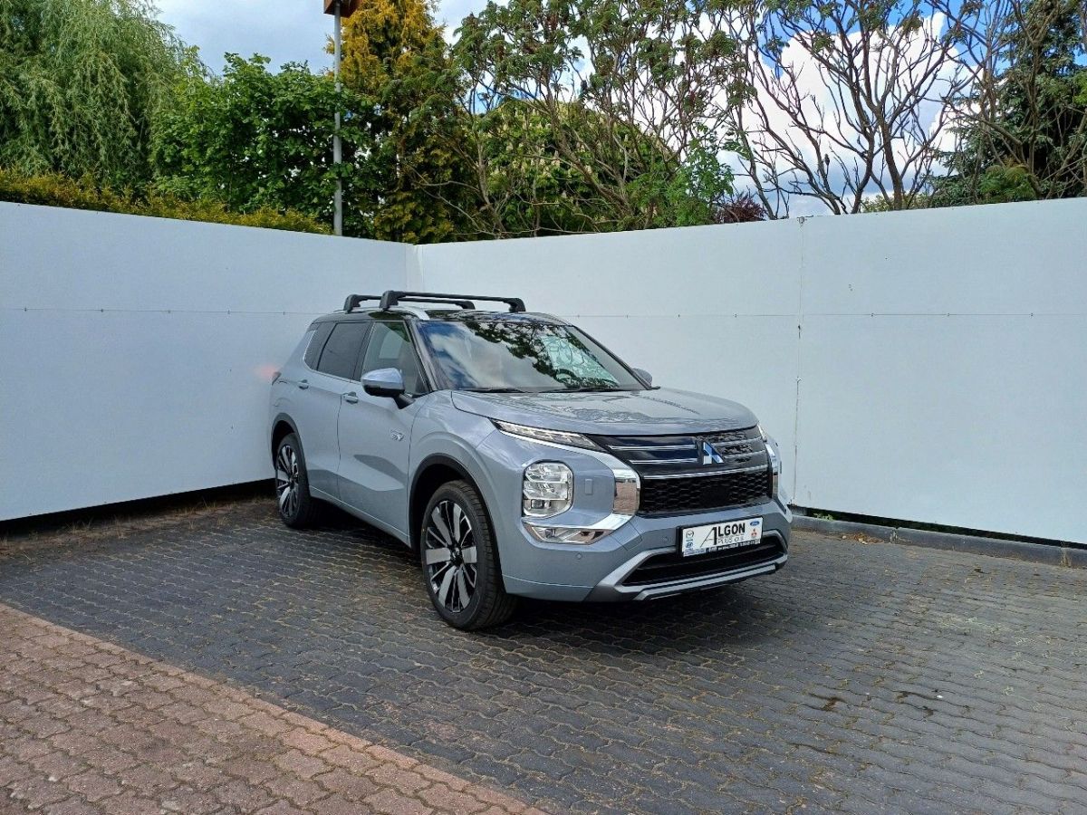 Mitsubishi Outlander Instyle+ 2,4 MIVEC 2xelektromo