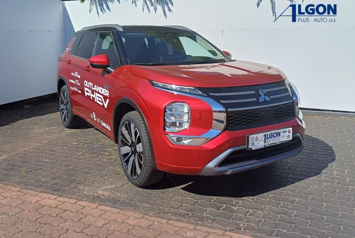Mitsubishi Outlander Instyle 2,4 MIVEC 2xelektromot