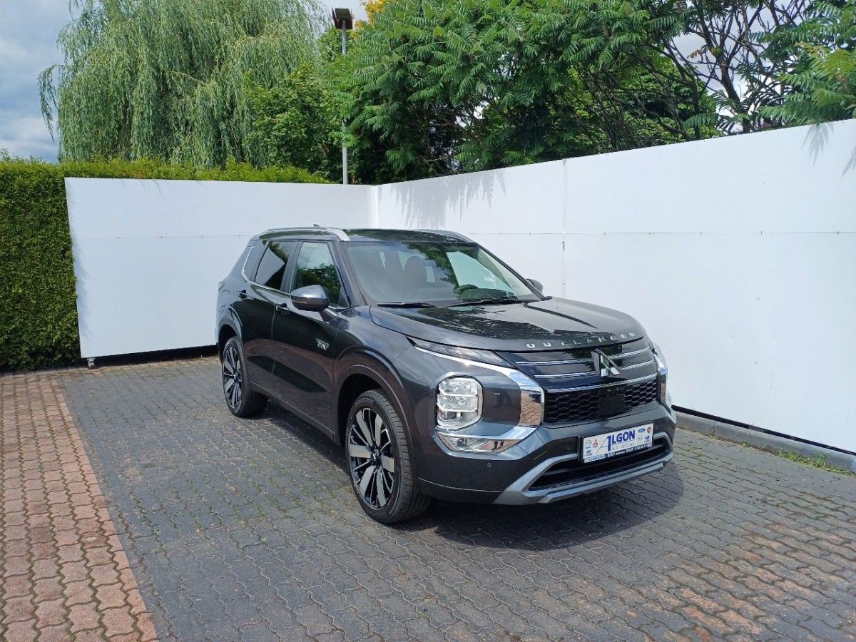 Mitsubishi Outlander Intense 2,4 MIVEC 2xelektromot