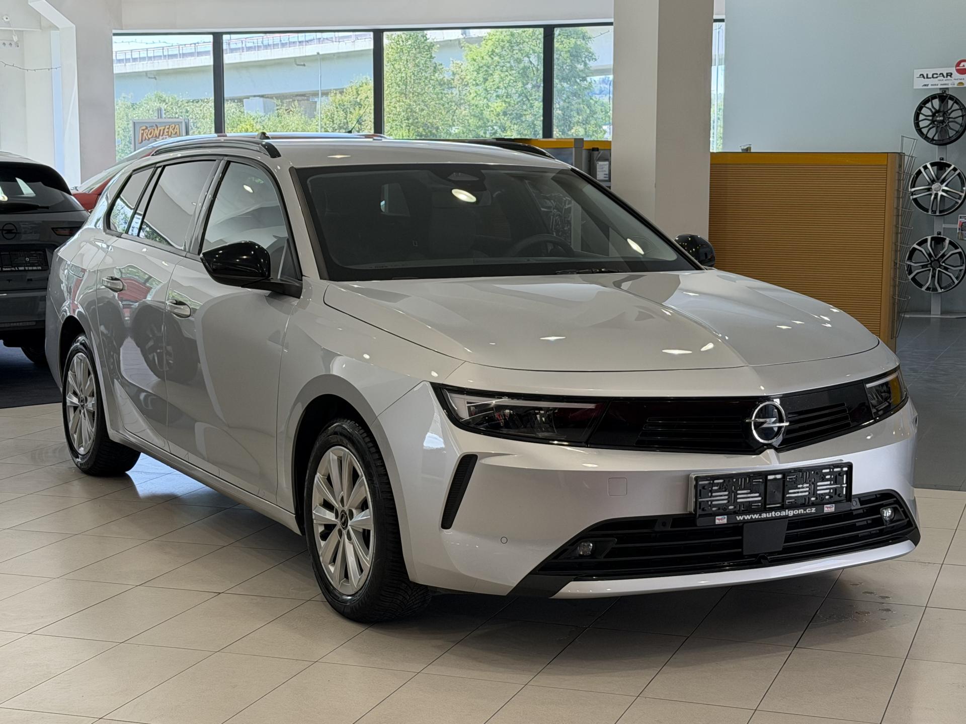 Opel Astra EDITION 1.2 TURBO
