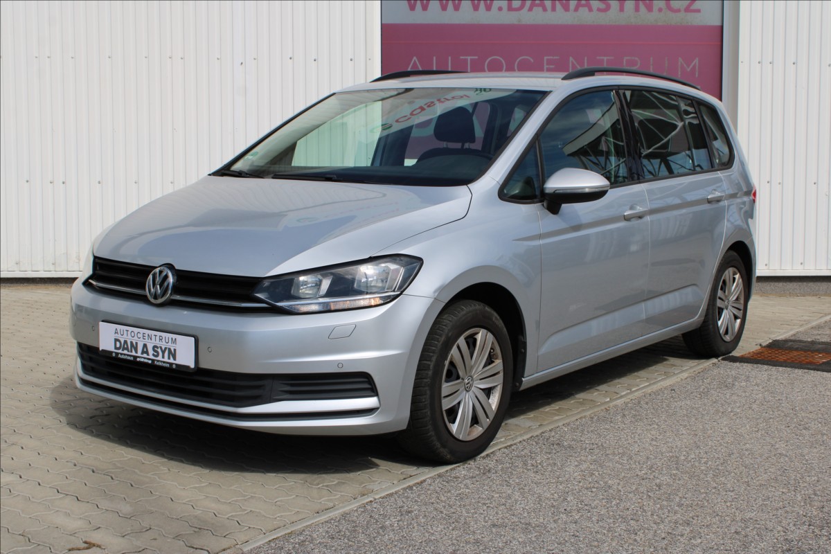 Volkswagen Touran 1,2 TSI 81KW pěkný stav