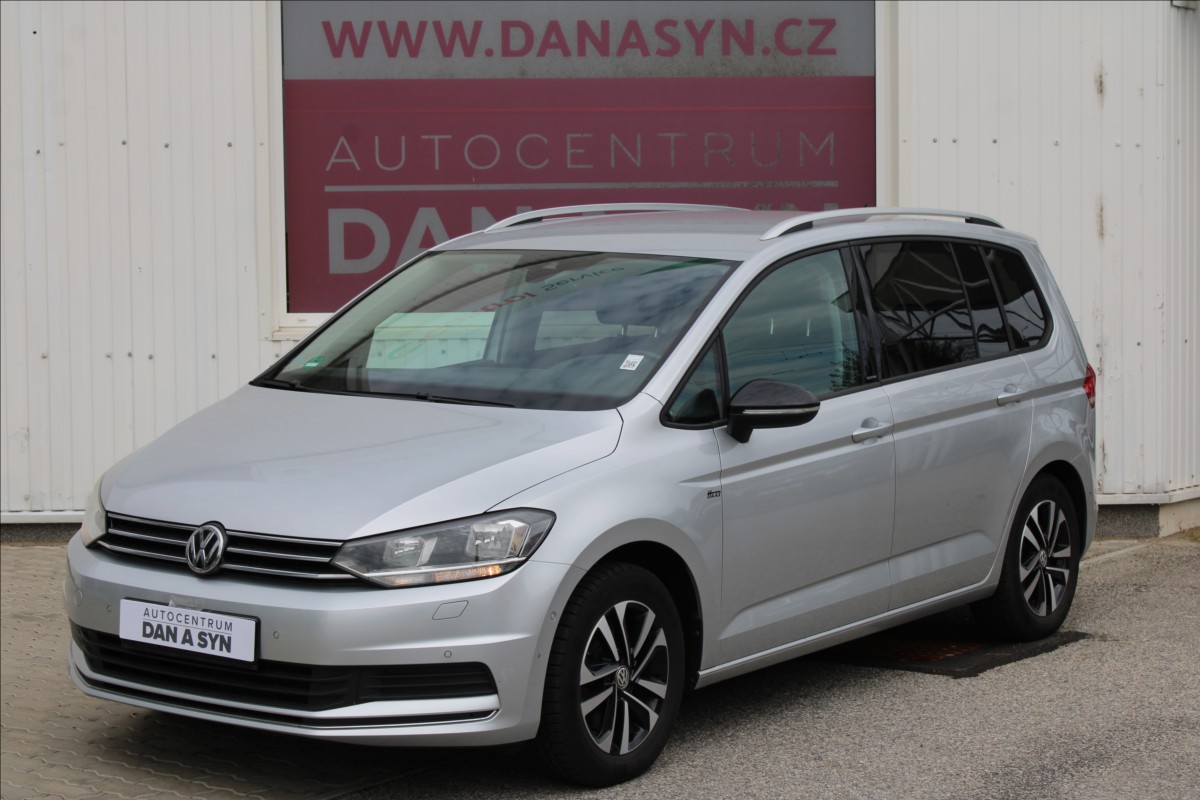Volkswagen Touran 1,5 TSI DSG 7 míst