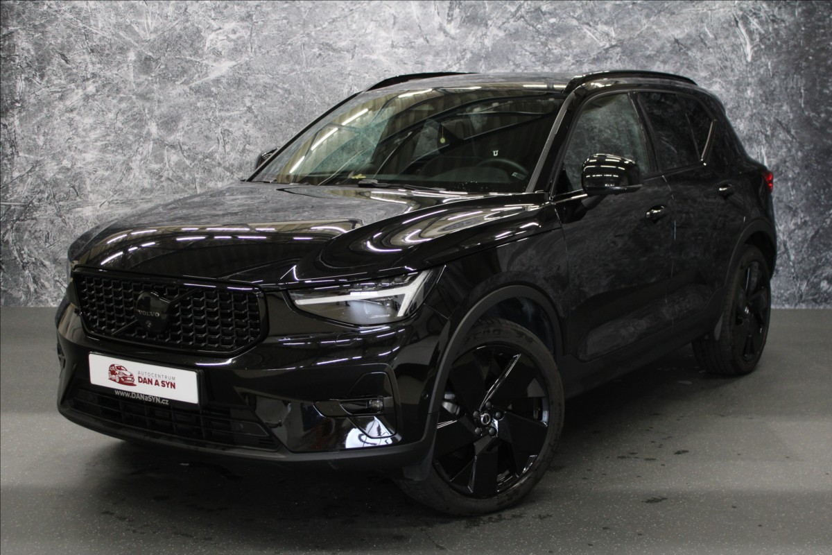 Volvo XC40 2,0 B4 BLACK E. ULTRA AT 2025