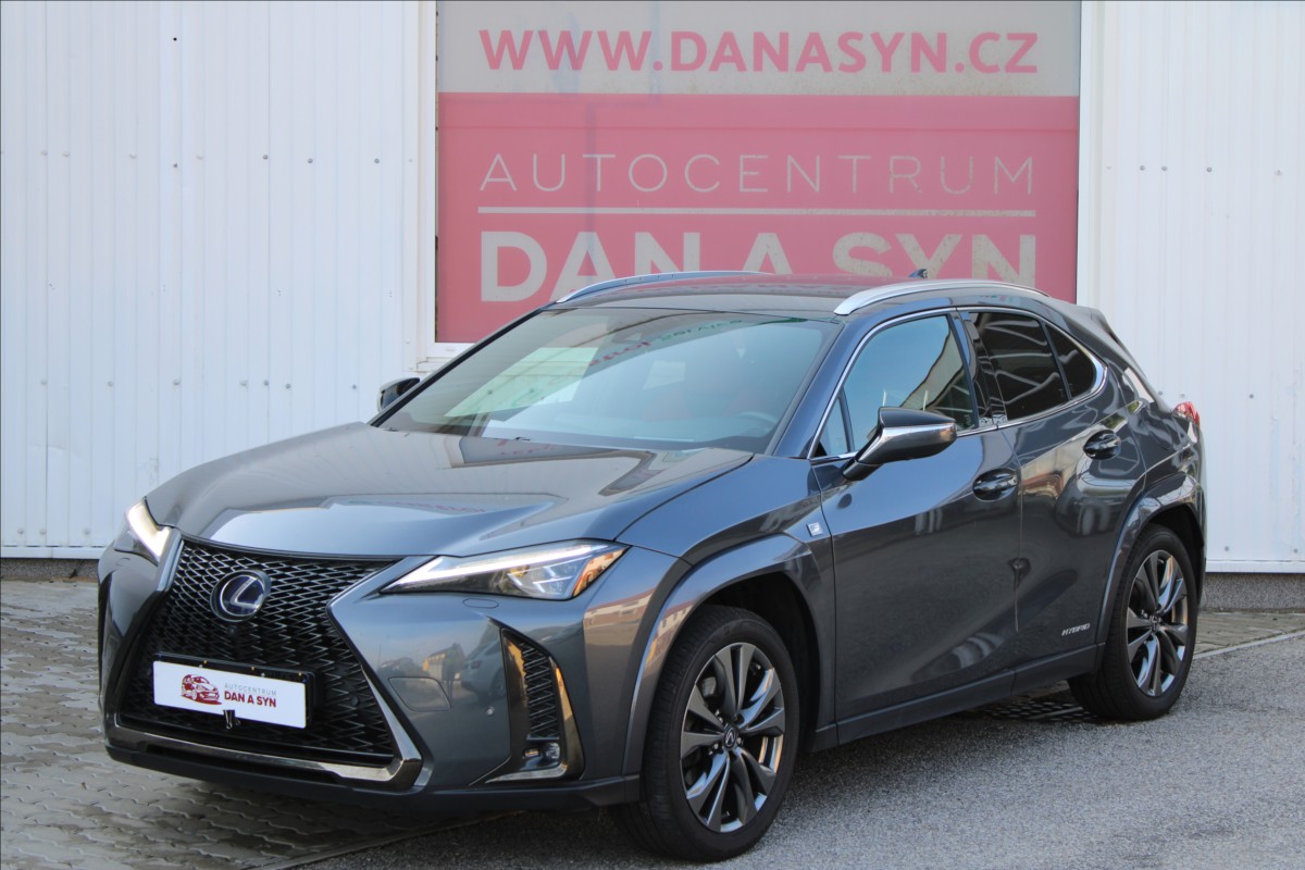 Lexus UX 250h 2,0 1.majitel ZÁNOVNÍ