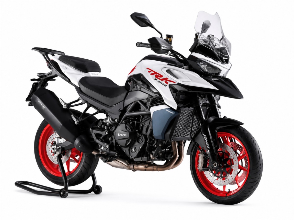 Benelli TRK 902 STRADALE SKLADEM 0,9
