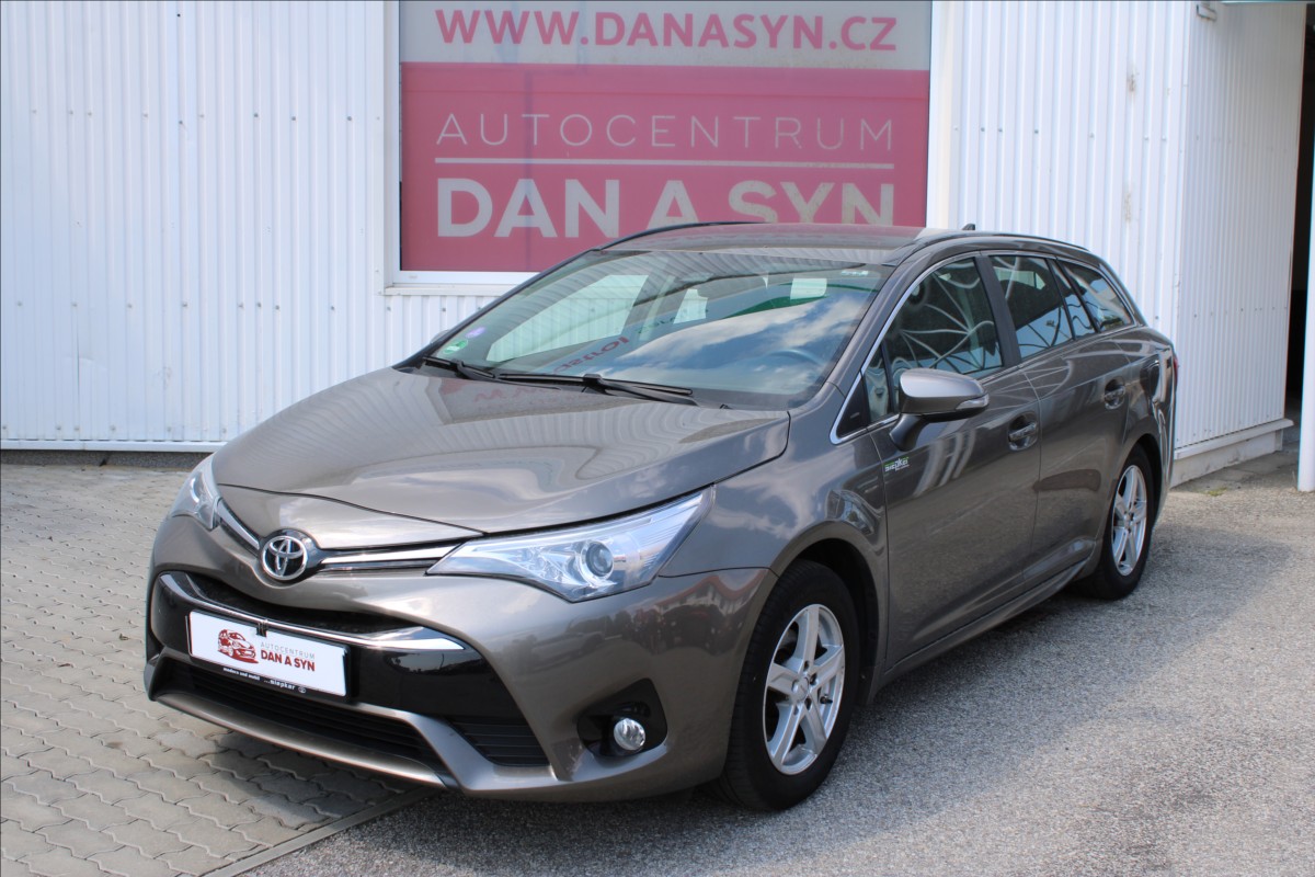 Toyota Avensis 1,6 i 1.majitel TOP STAV!
