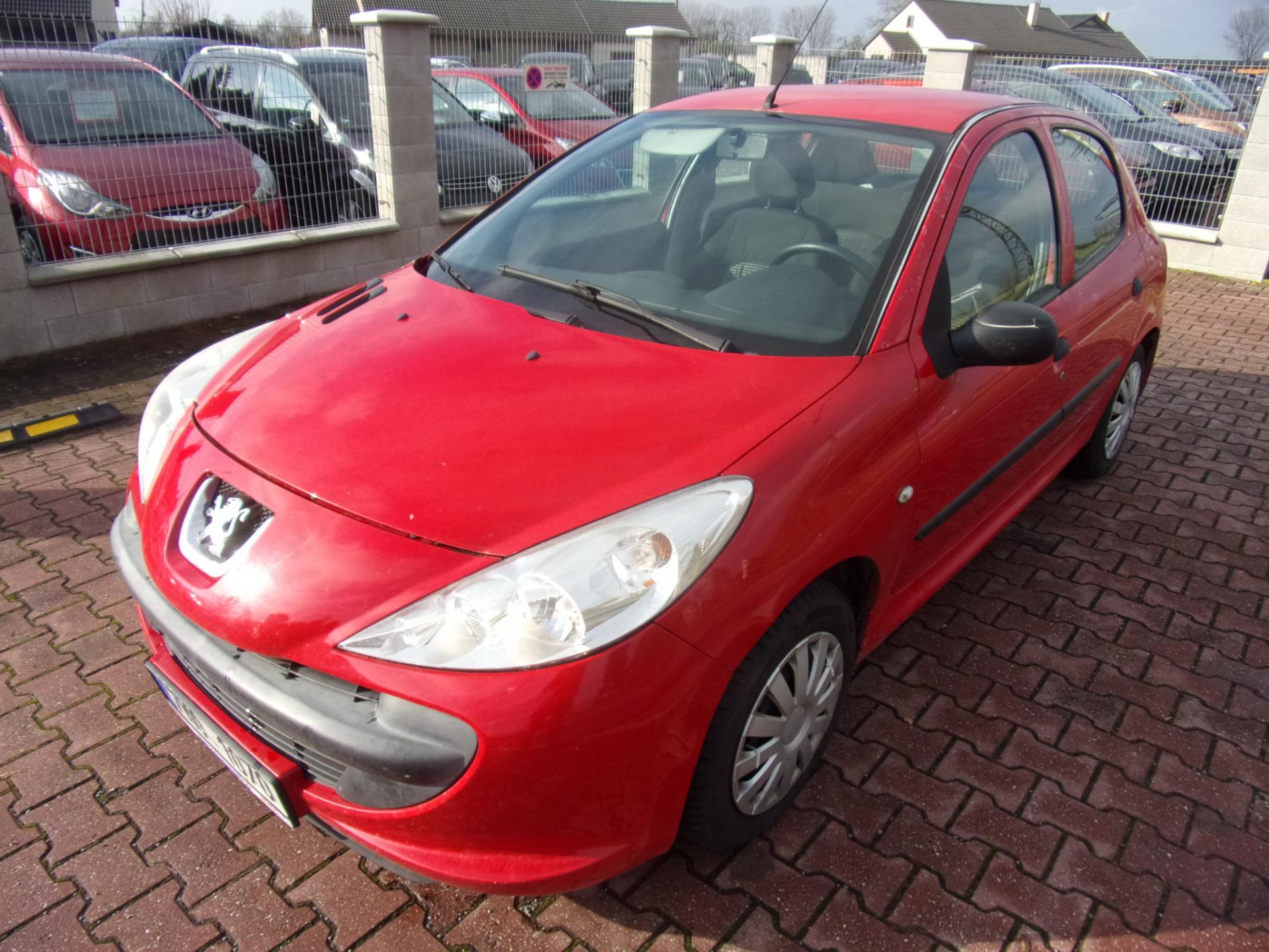 Peugeot 206 1,1i 44 kW TAŽNÉ