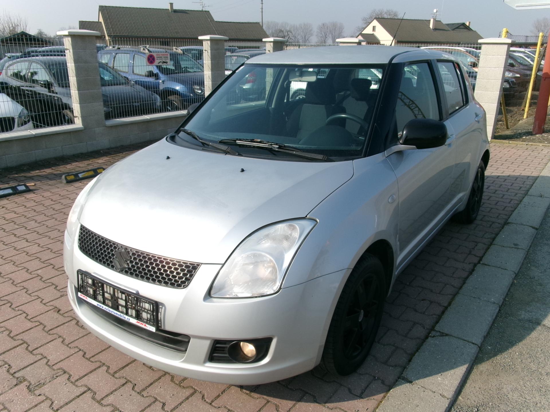 Suzuki Swift 1,3i GL 4WD KLIMA VÝHŘEV