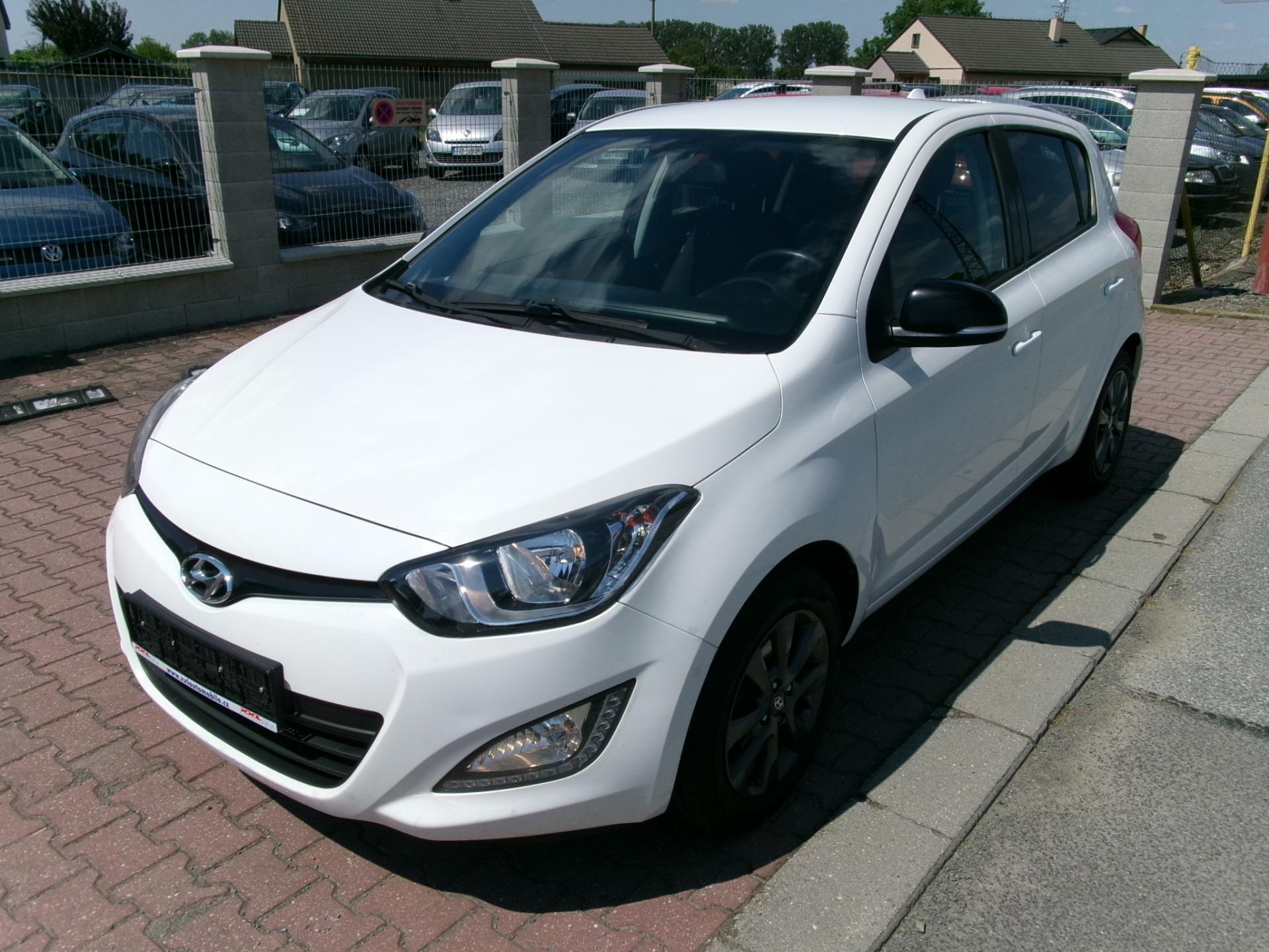Hyundai i20 1,2i KLIMA TEMP ALU BT USB