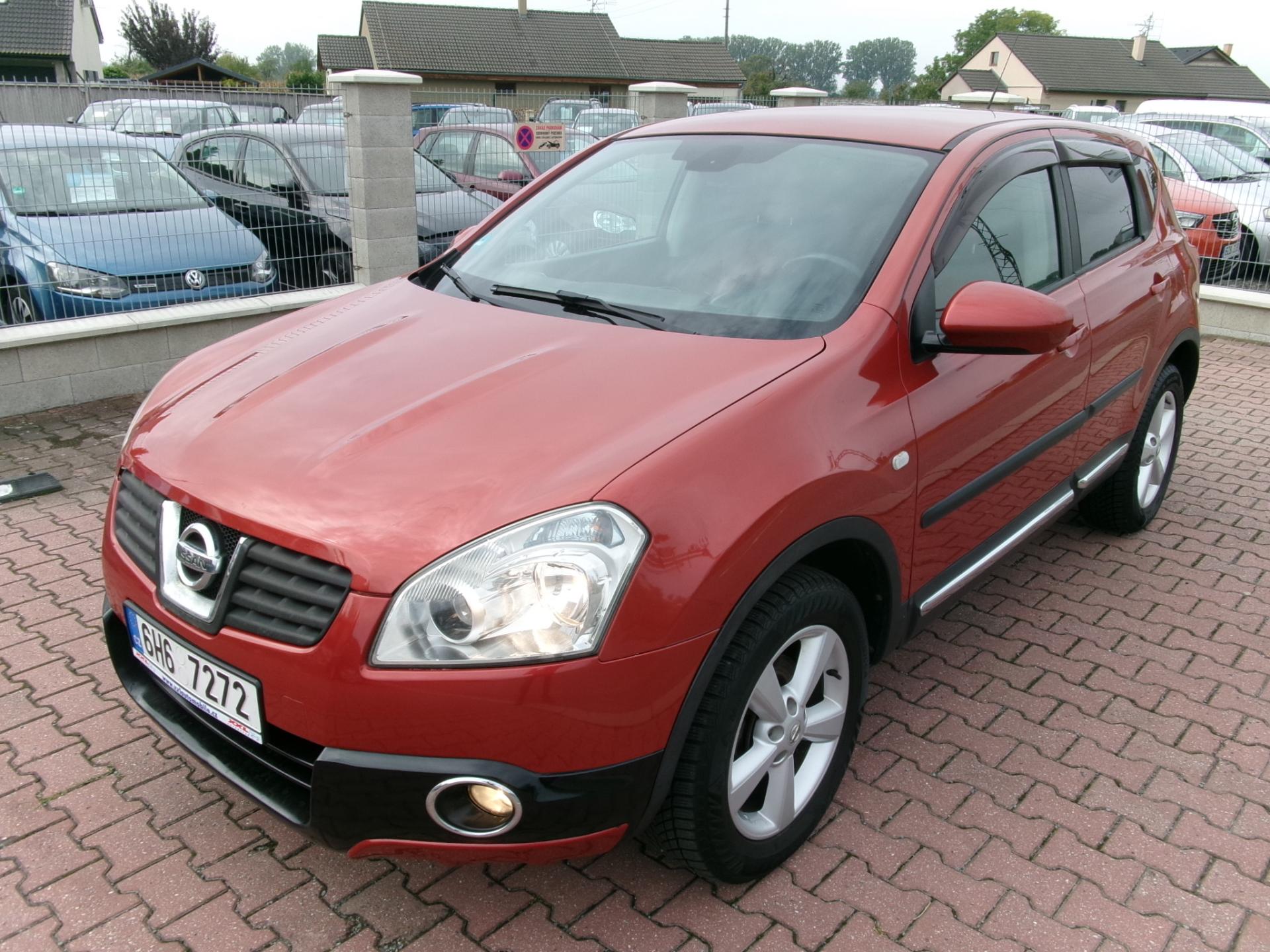 Nissan Qashqai 2,0i 4WD ALU AC TAŽNÉ BT TEMP