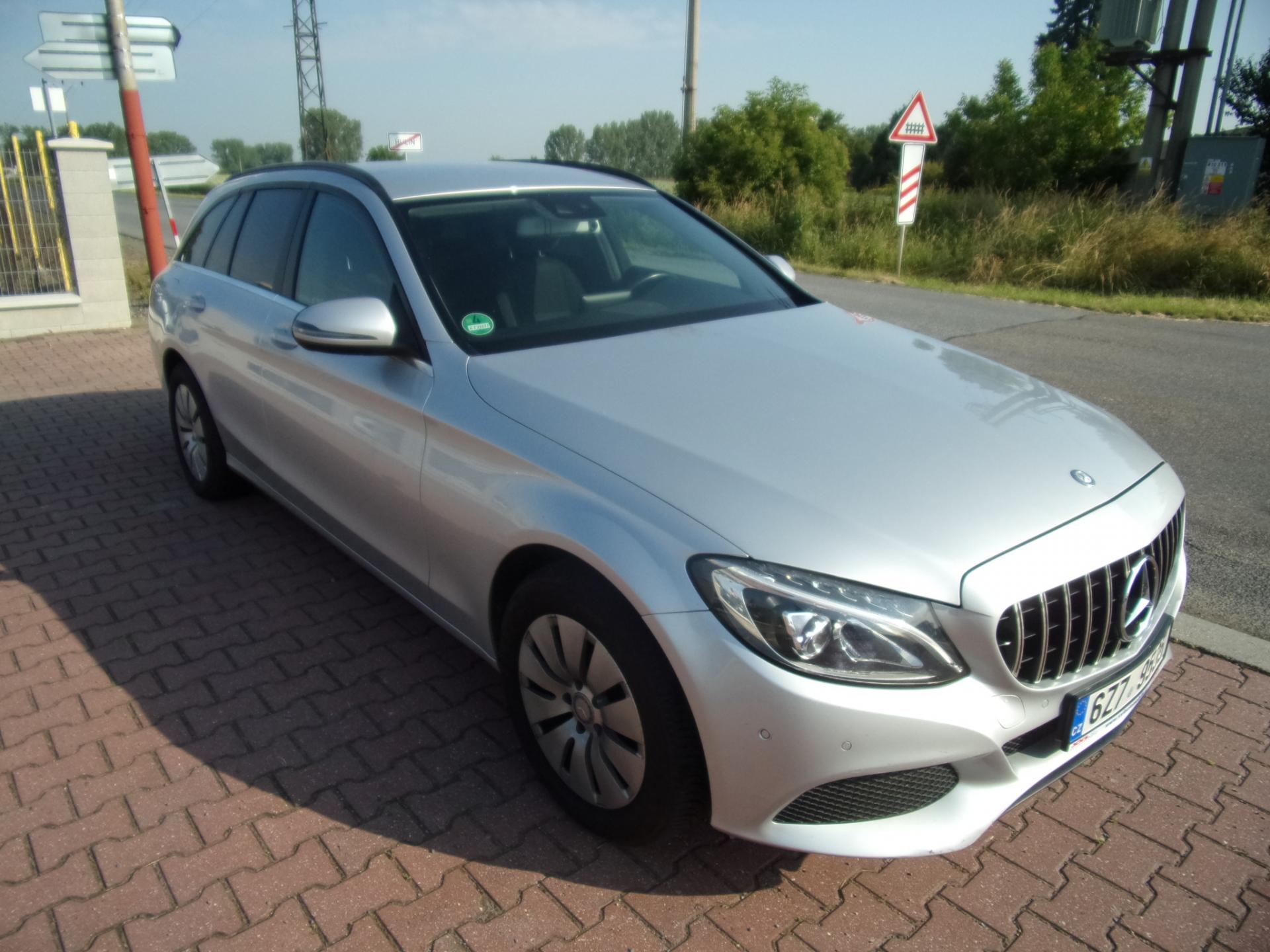 Mercedes-Benz Třídy C 220D NAVI 2.MAJITEL