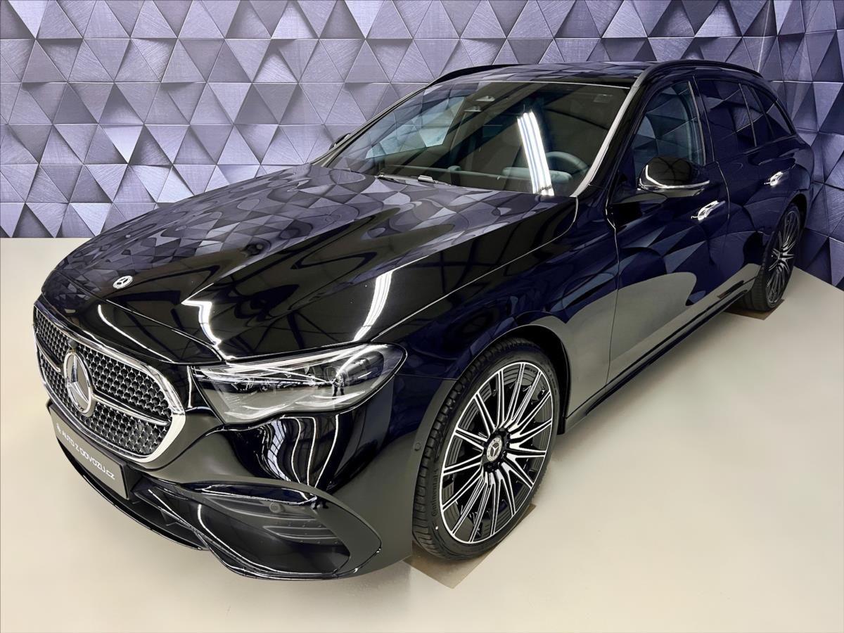 Mercedes-Benz Třídy E 220d 4M AMG, PANORAMA, TAŽNÉ