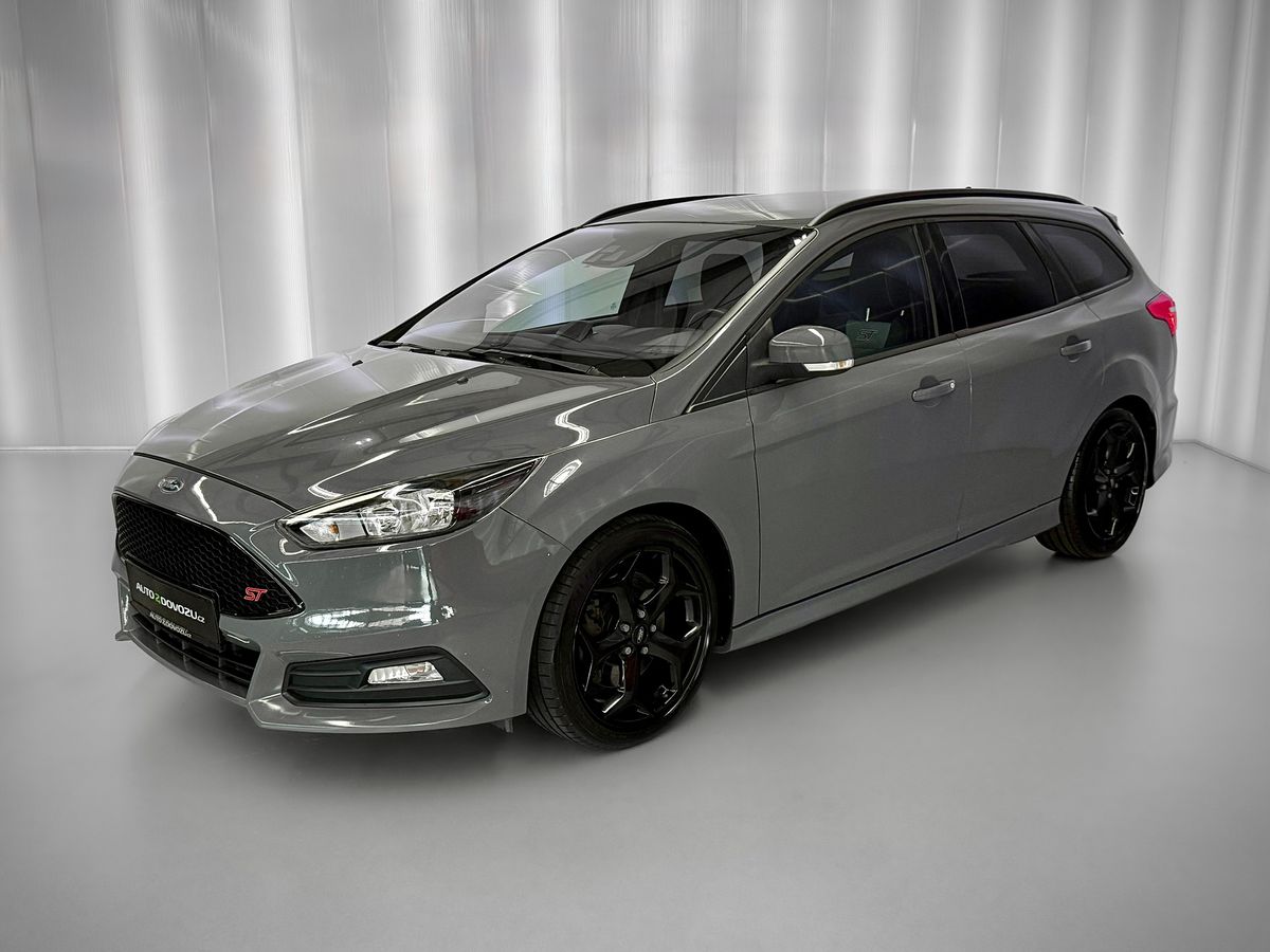 Ford Focus 2.0L 184KW ECOBOOST ST, RECARO