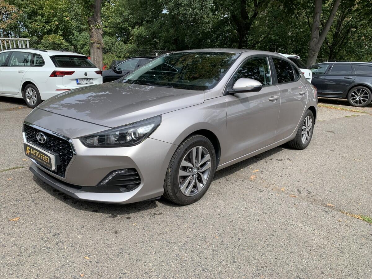 Hyundai i30 1,0 T-GDI FASTBACK ČR,SERVISKA