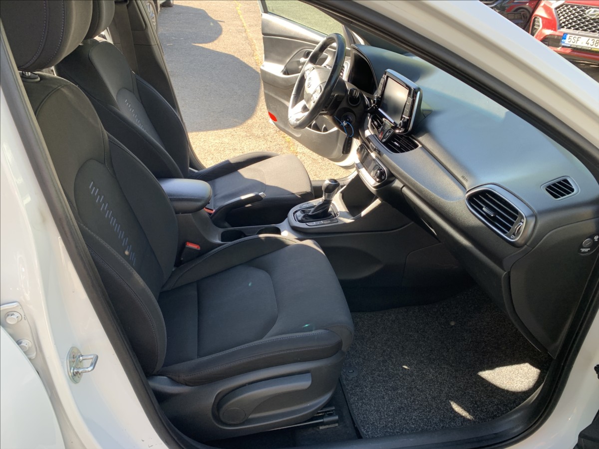 Hyundai i30 1,4 T-GDi 1.MAJ.,ČR,SERVISKA - foto 15