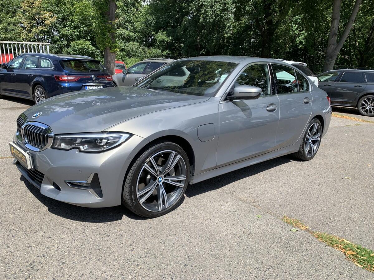 BMW Řada 3 2,0 330e INDIVIDUAL,1.MAJ,ČR