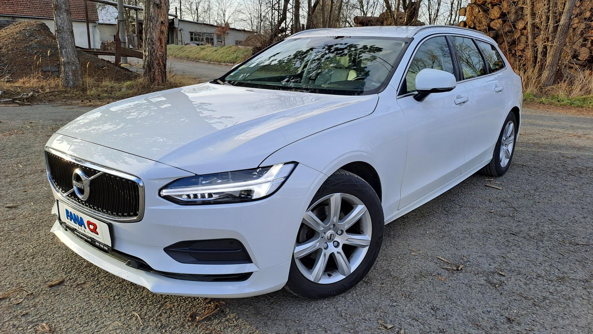 Volvo V90 2.0 D3 Break NAVI Bílá kůže