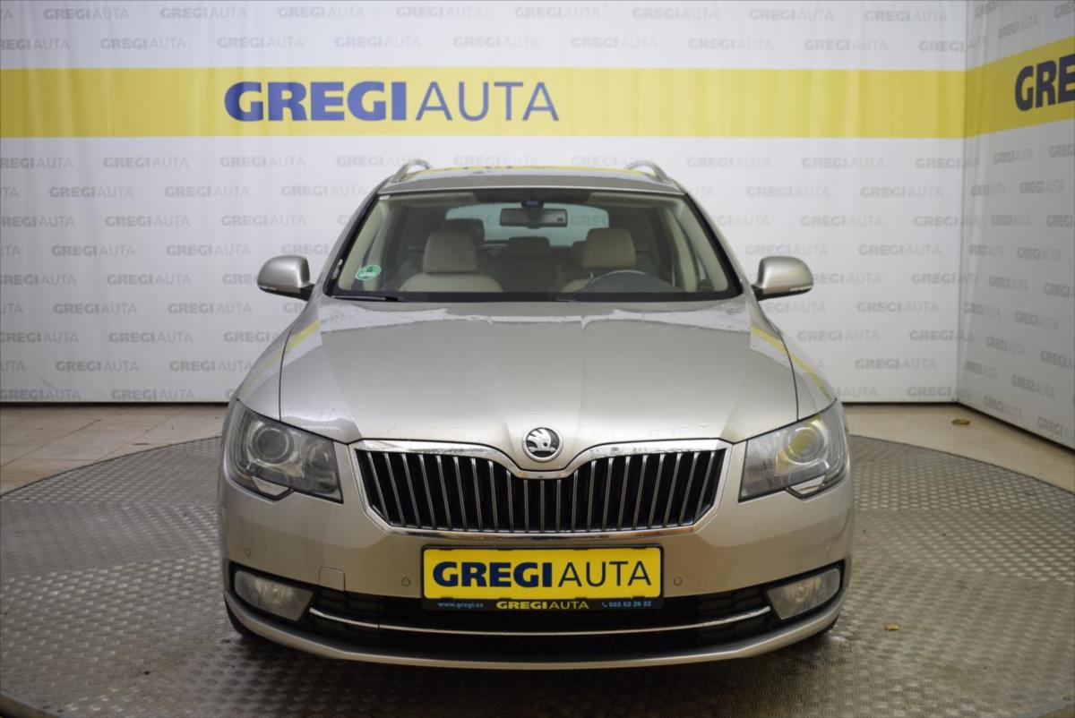 Škoda Superb 2,0 TDi TOP STAV,PLNÁ VÝBAVA