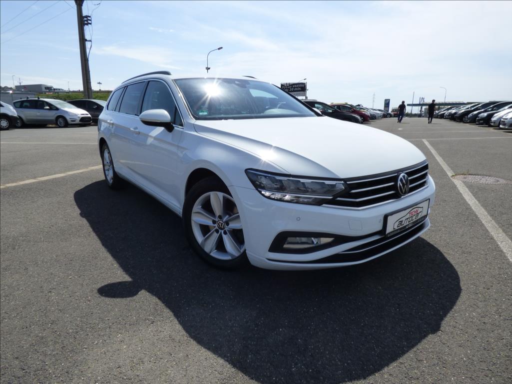 Volkswagen Passat 2,0 TDI DSG,LED,Navigace,Digi
